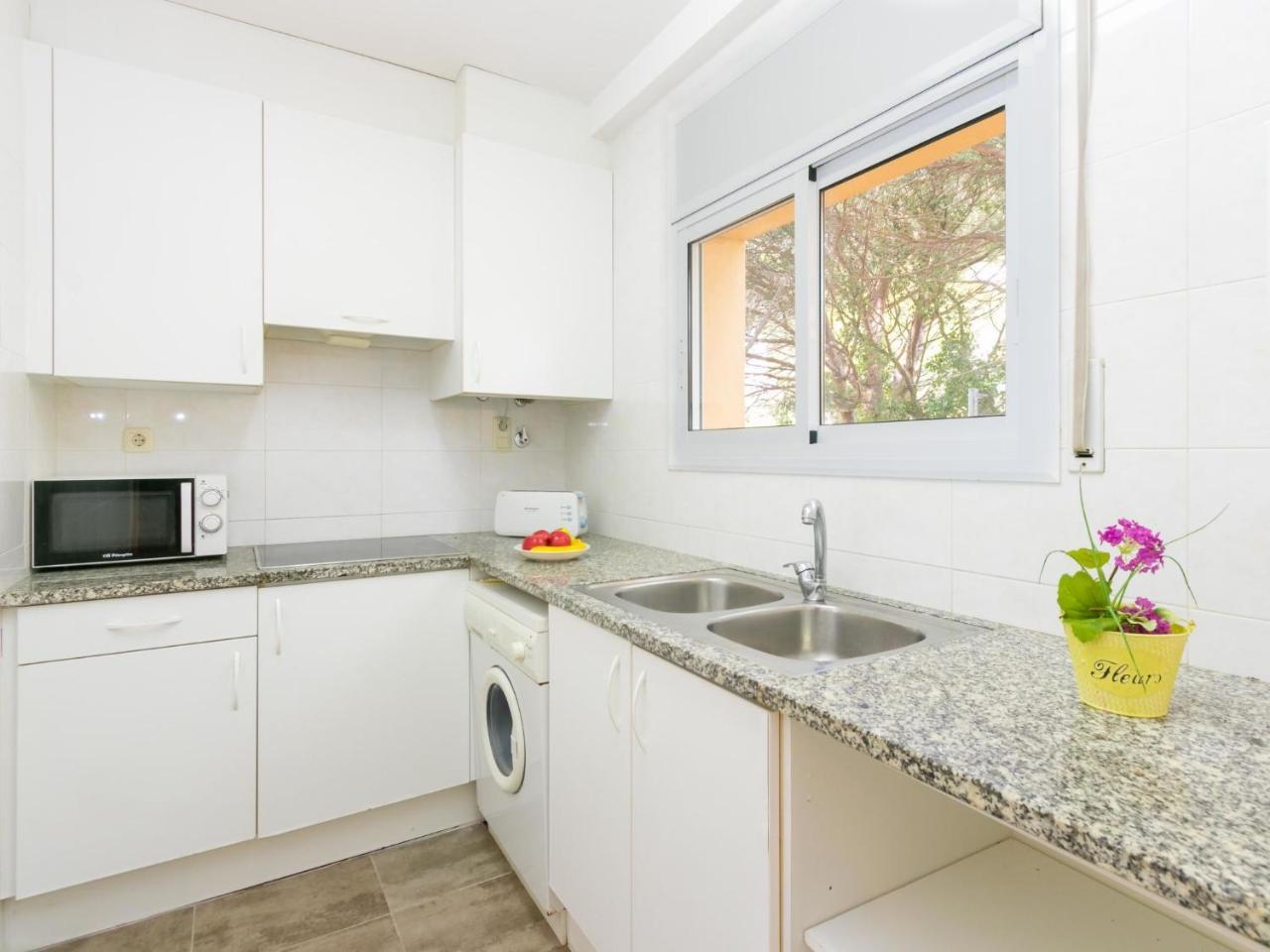 Apartment Velazquez-4 By Interhome โรเซส ภายนอก รูปภาพ